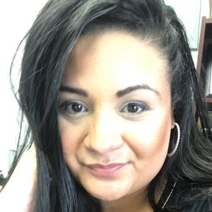 Meet your Posher, Yesenia